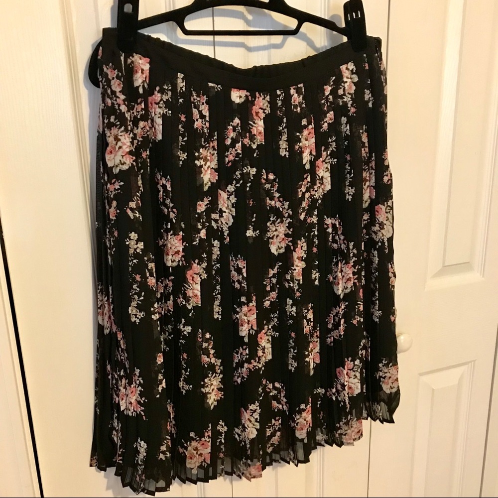 Black Rainn Daniel Rainn Skirt pleated Sz L